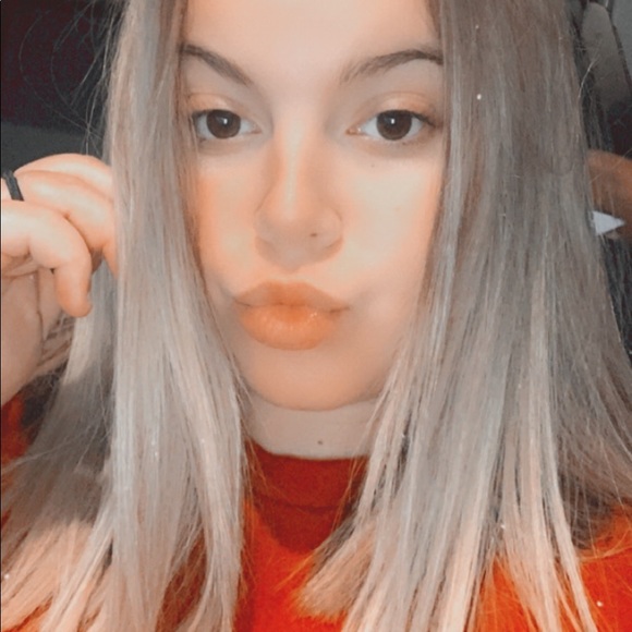 woahitzhallie